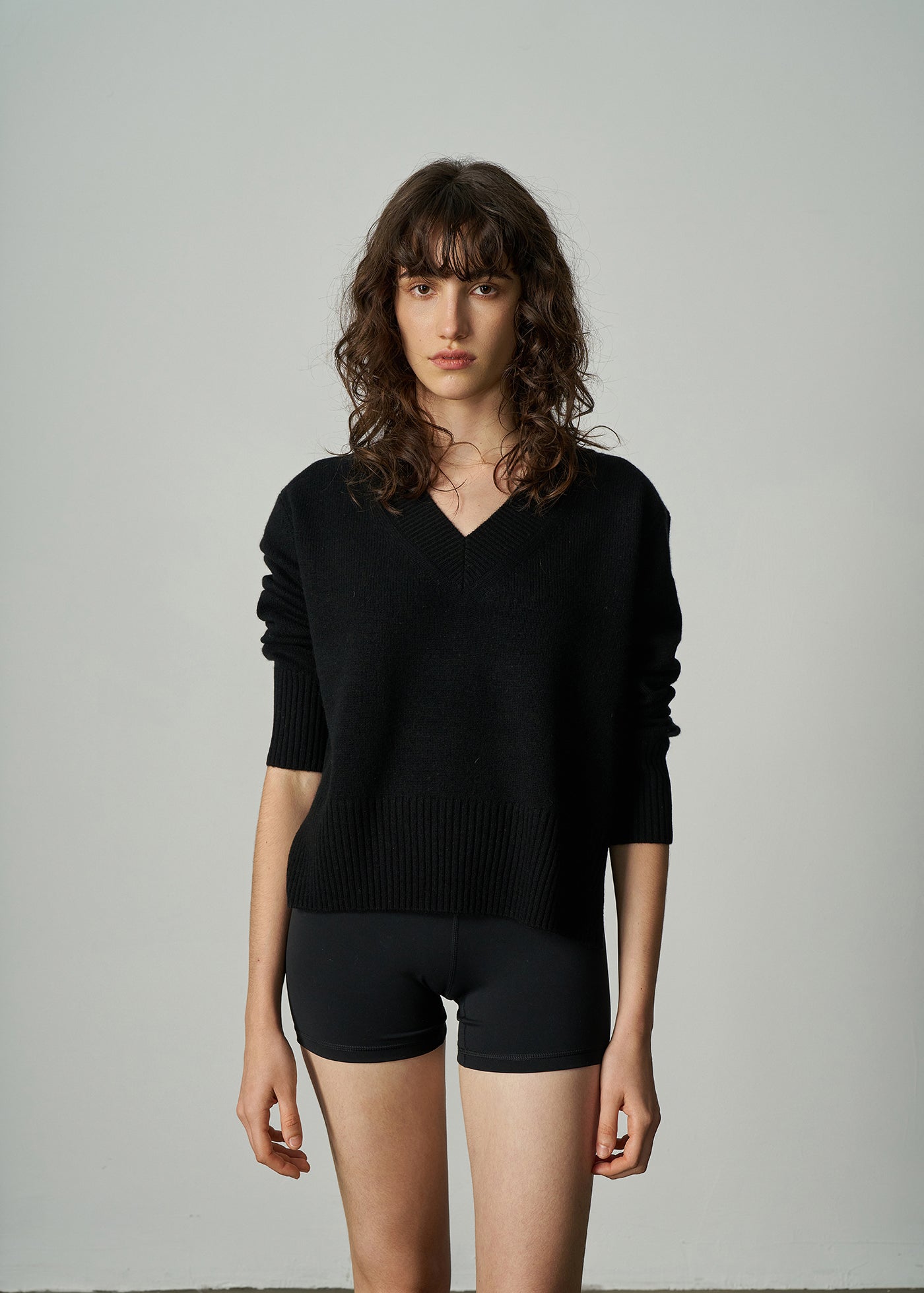 N.136 OVERSIZED V NECK