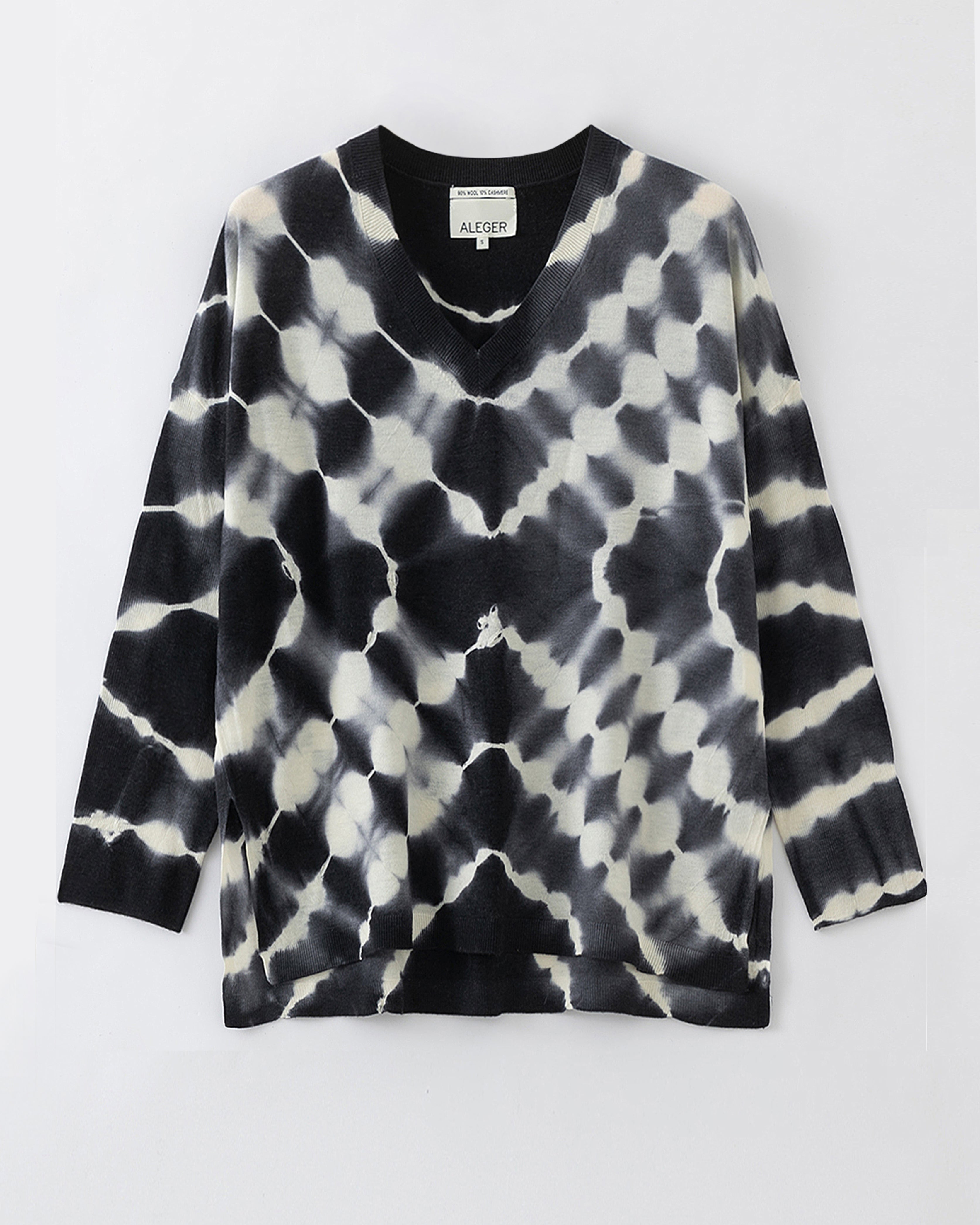 N.2119D SUMMER V SWEATER: WHITE LINES
