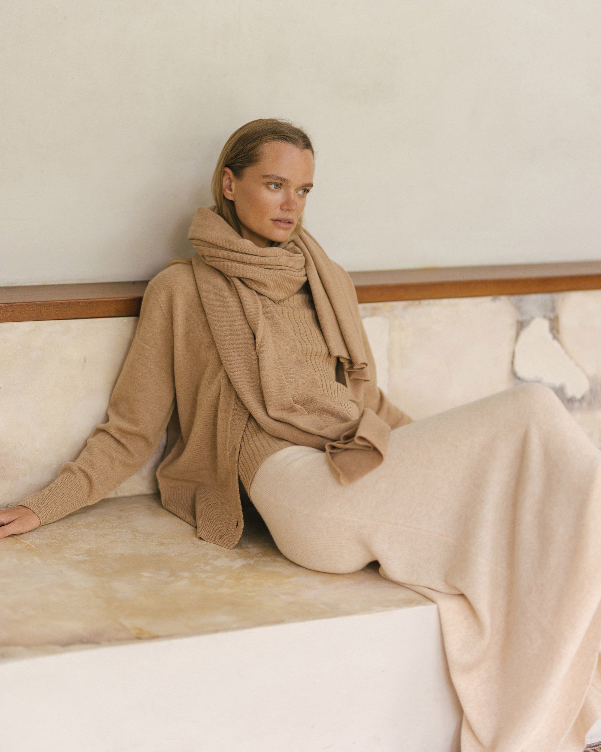 N.51 CASHMERE BLEND BLANKET WRAP - TOFFEE