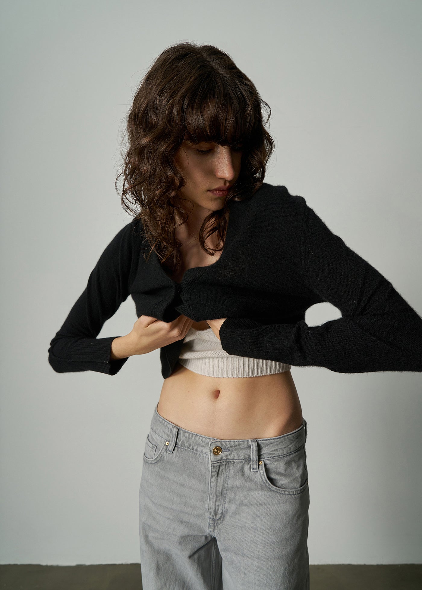 145 CASHMERE SEAM DETAIL CARDI BLK