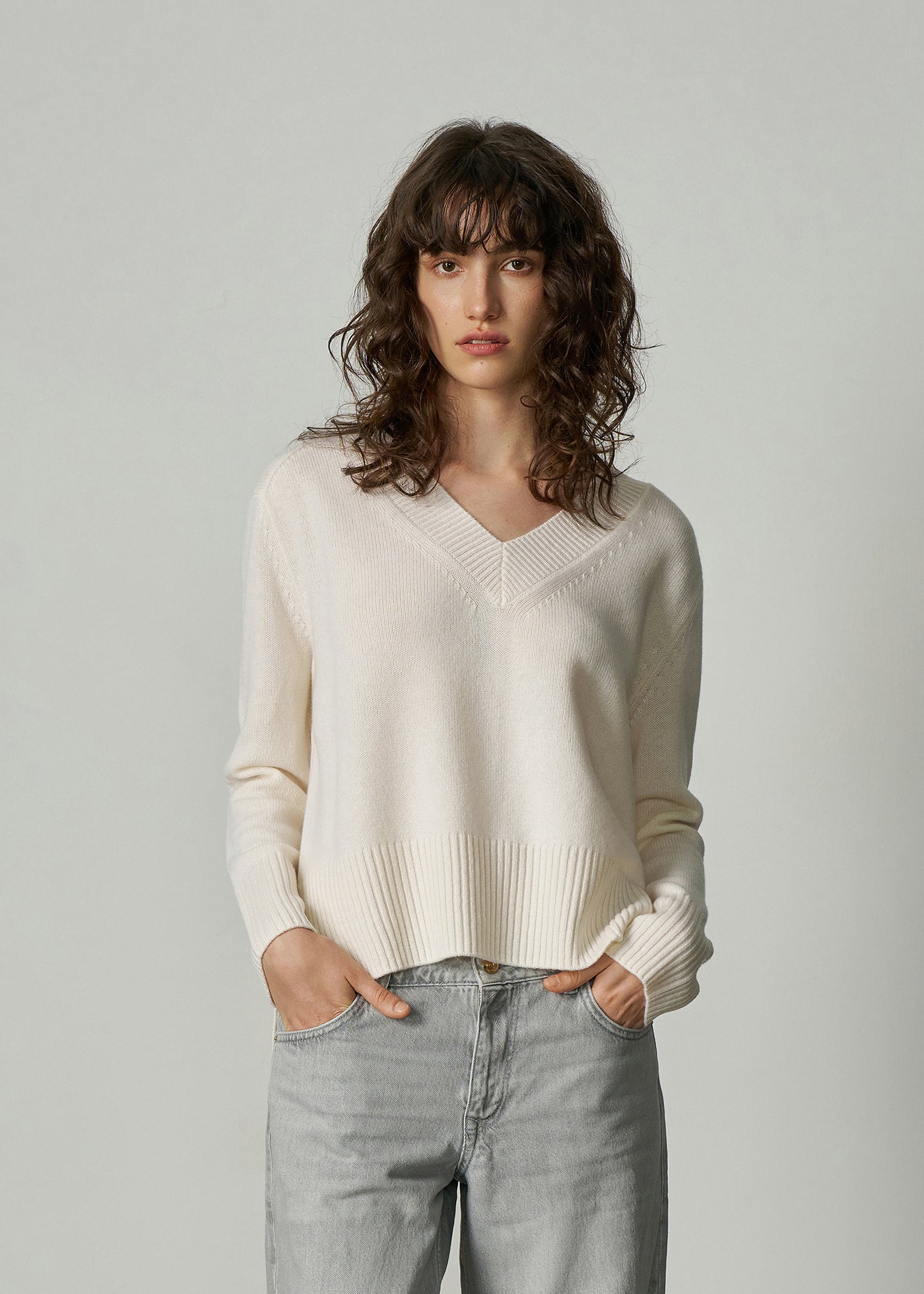 N.136 OVERSIZED V NECK