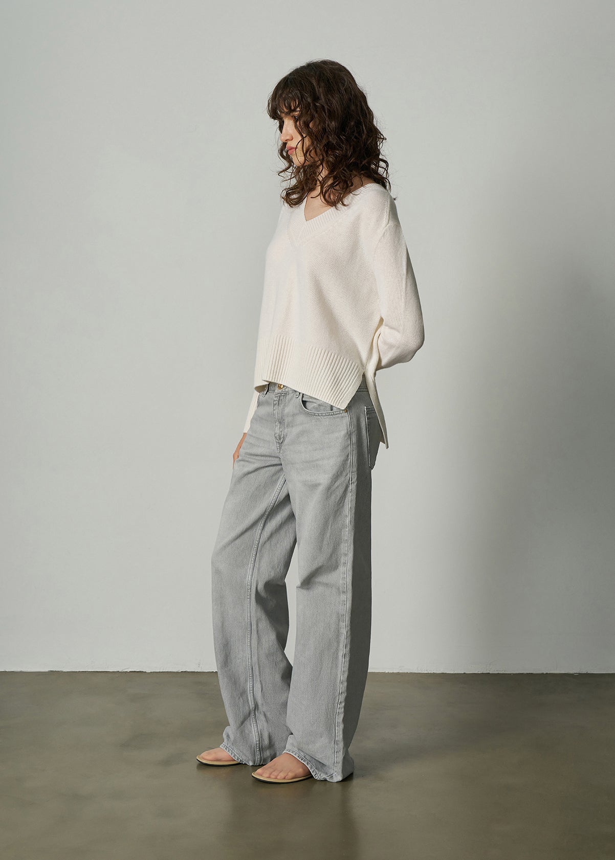 N.136 OVERSIZED V NECK