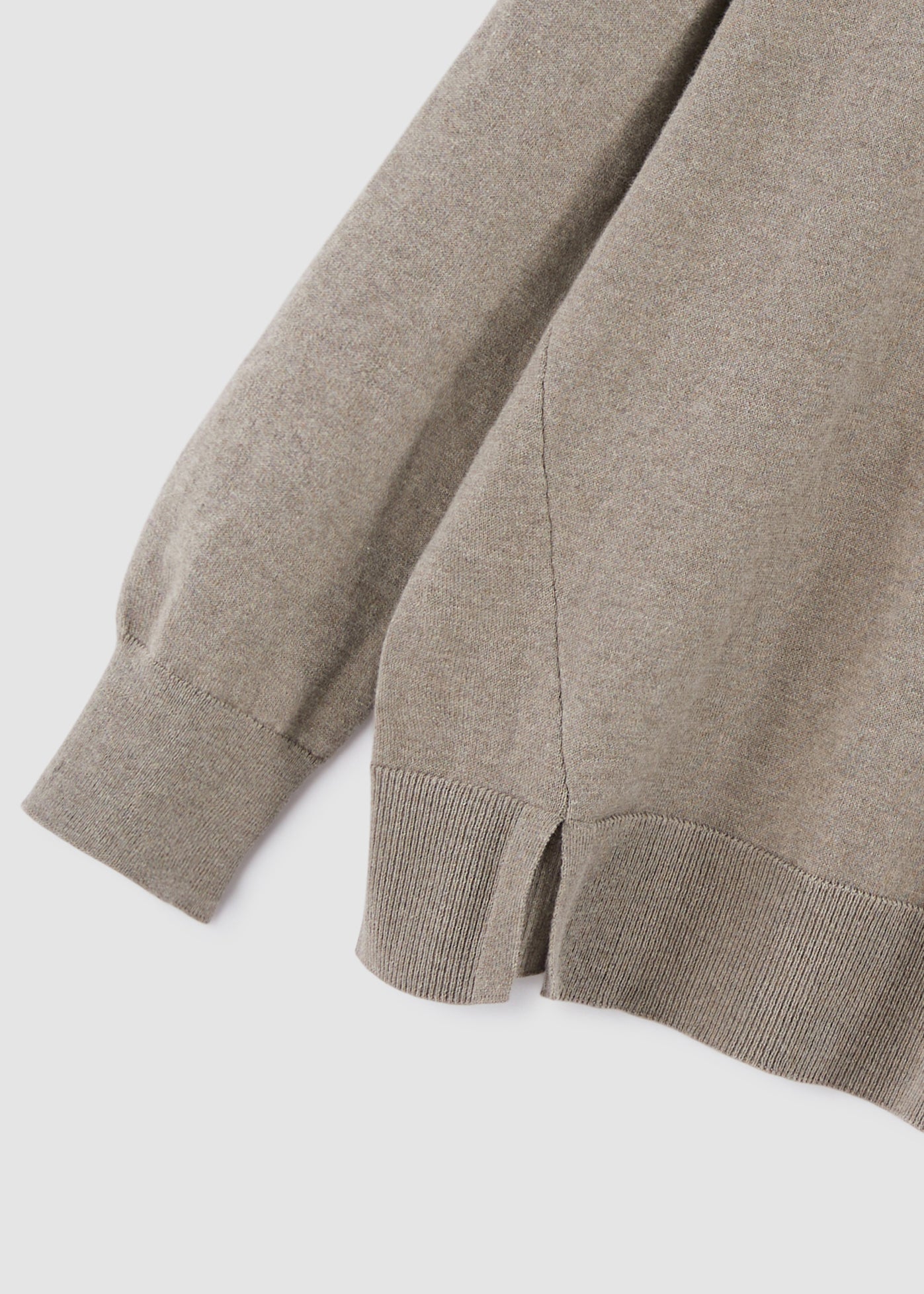 N.2403 CLASSIC V-NECK