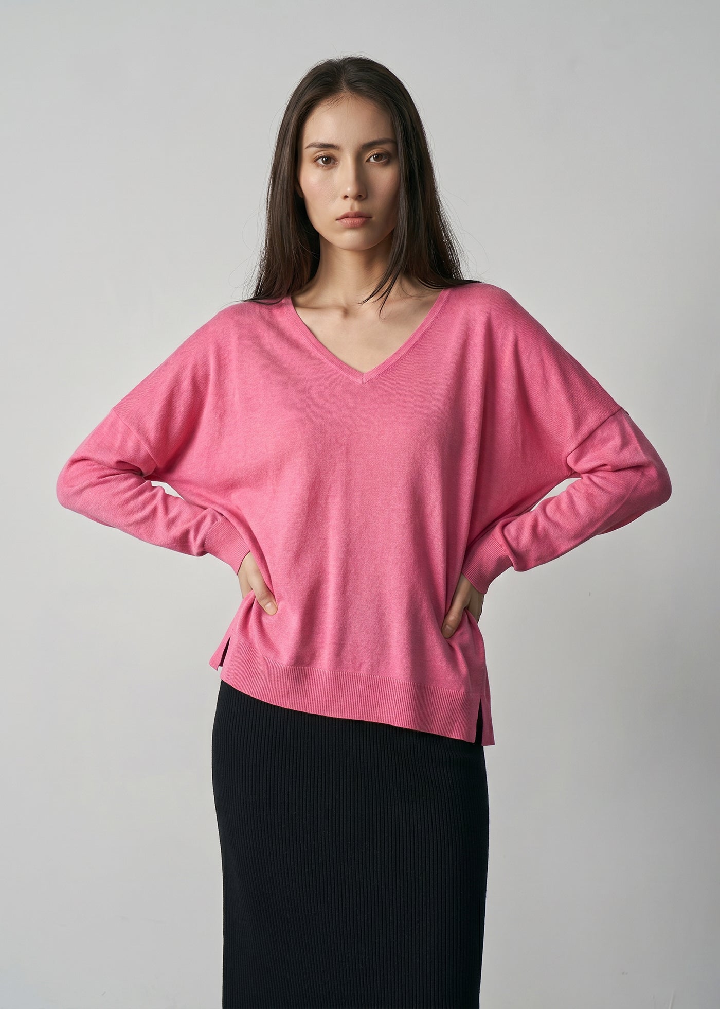 N.2403 CLASSIC V-NECK