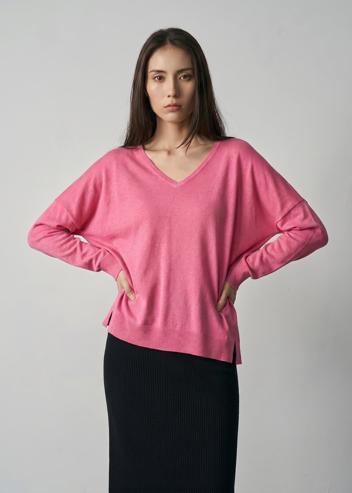 N.2403 CLASSIC V-NECK