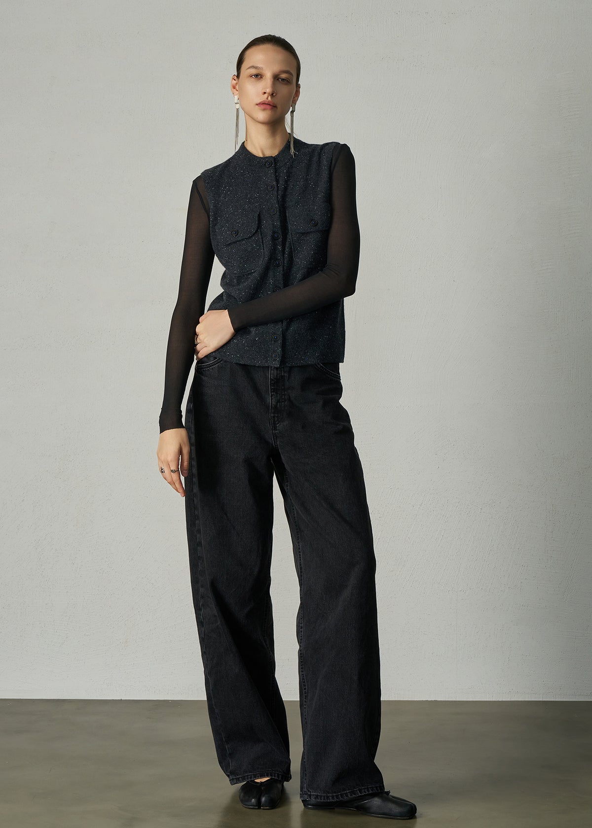 464 THE CASHMERE POCKET BUTTONED VEST NSY