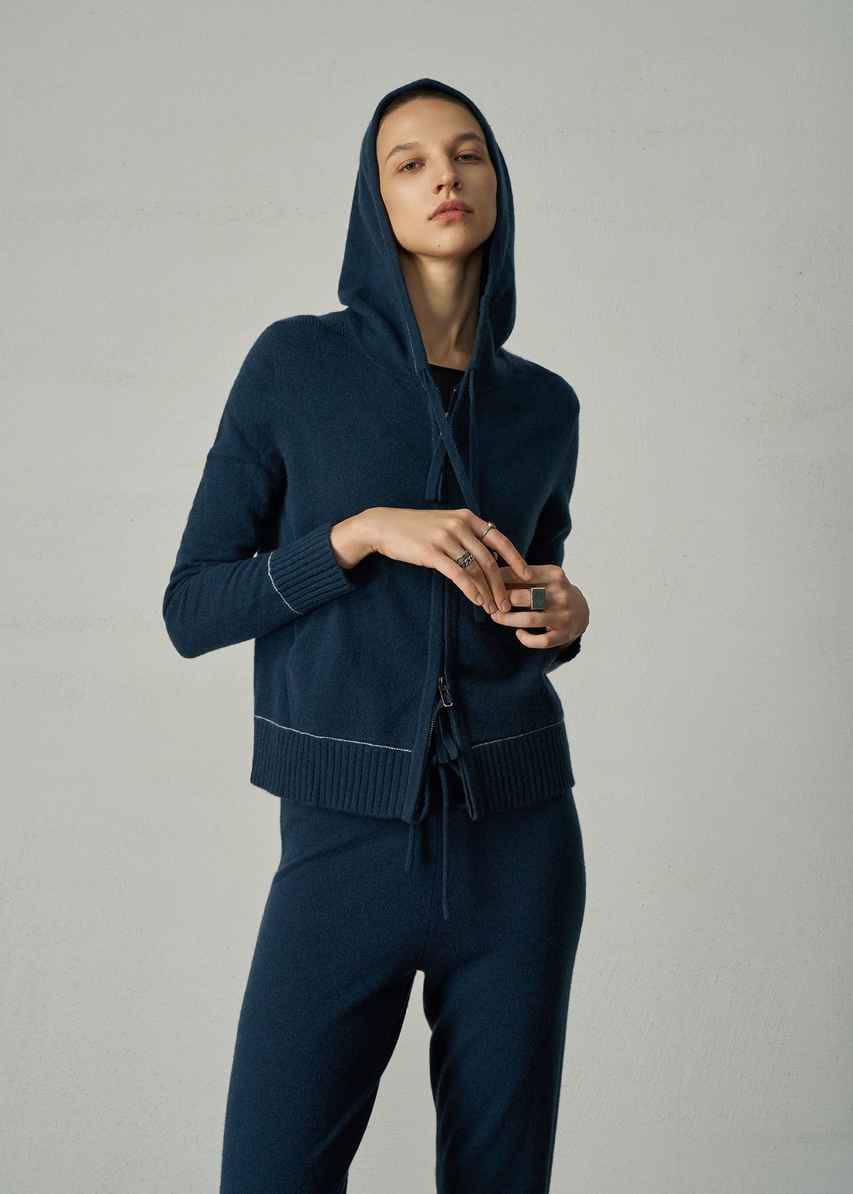 496 CASHMERE WEEKEND HOODY SBE