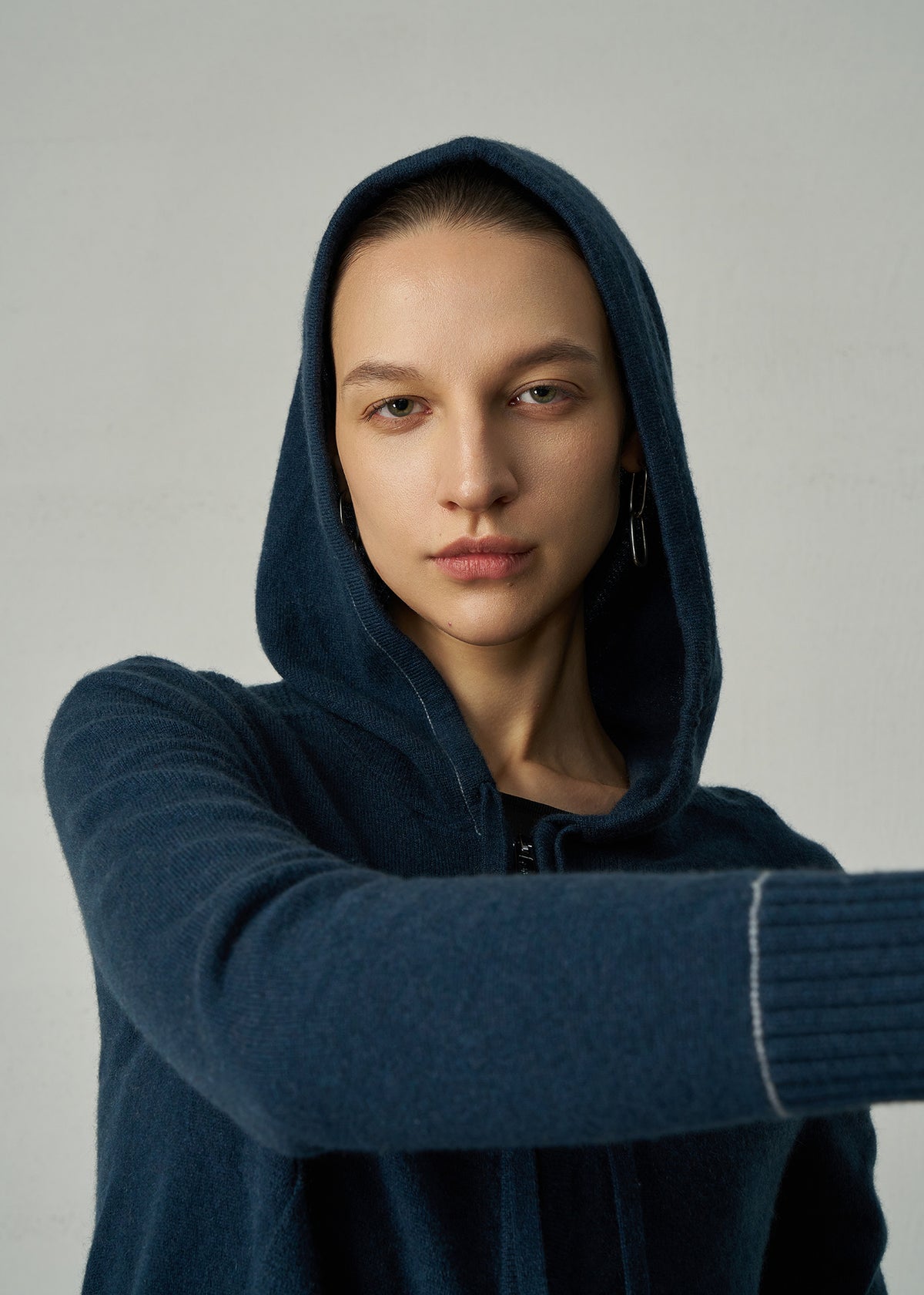 496 CASHMERE WEEKEND HOODY SBE