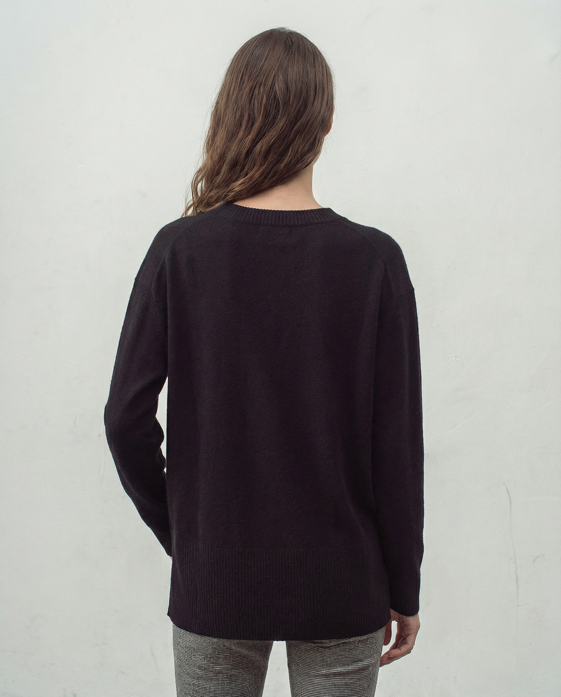 284 CASHMERE OVERSIZED LONG LINE CREW BLK