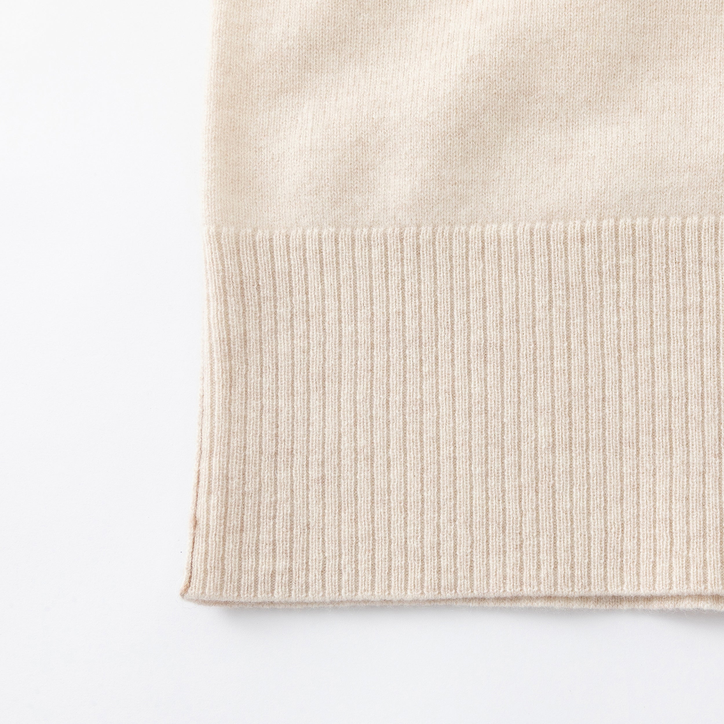 N.09 PURE CASHMERE SEAM DETAIL CARDIGAN PEARL SHELL