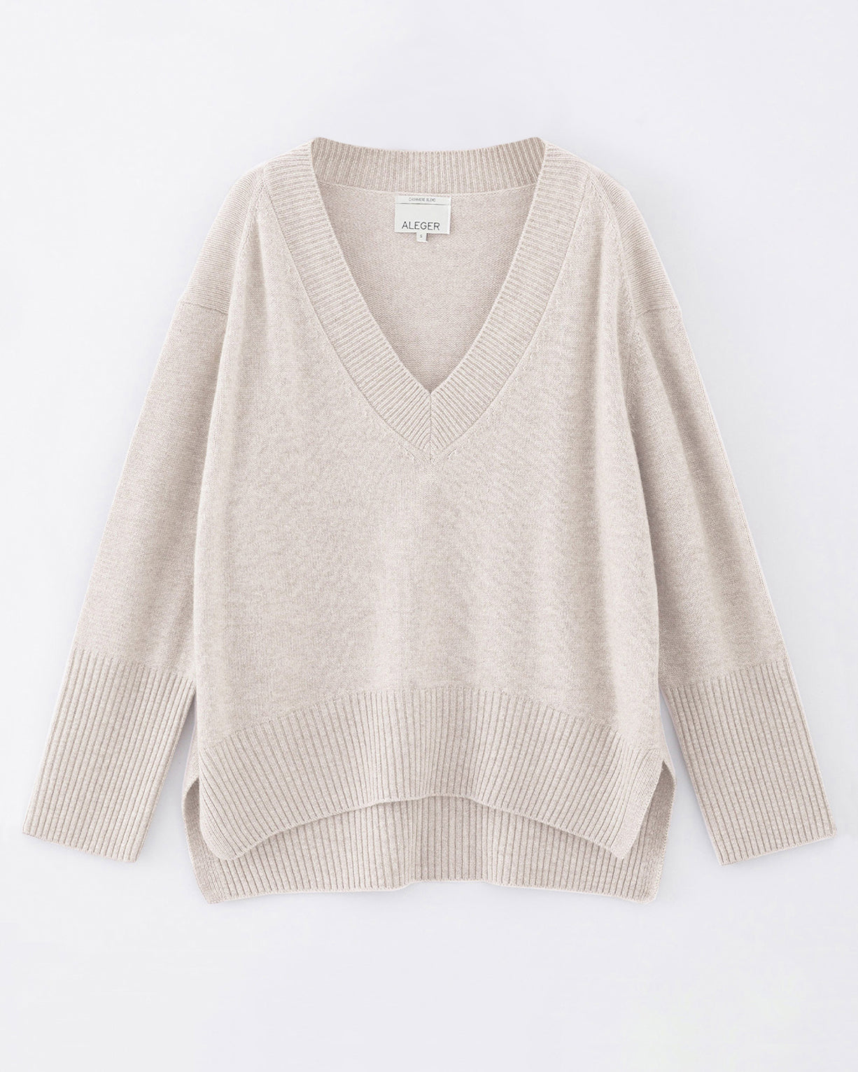 N.136 CASHMERE BLEND OVERSIZED V NECK SHELL