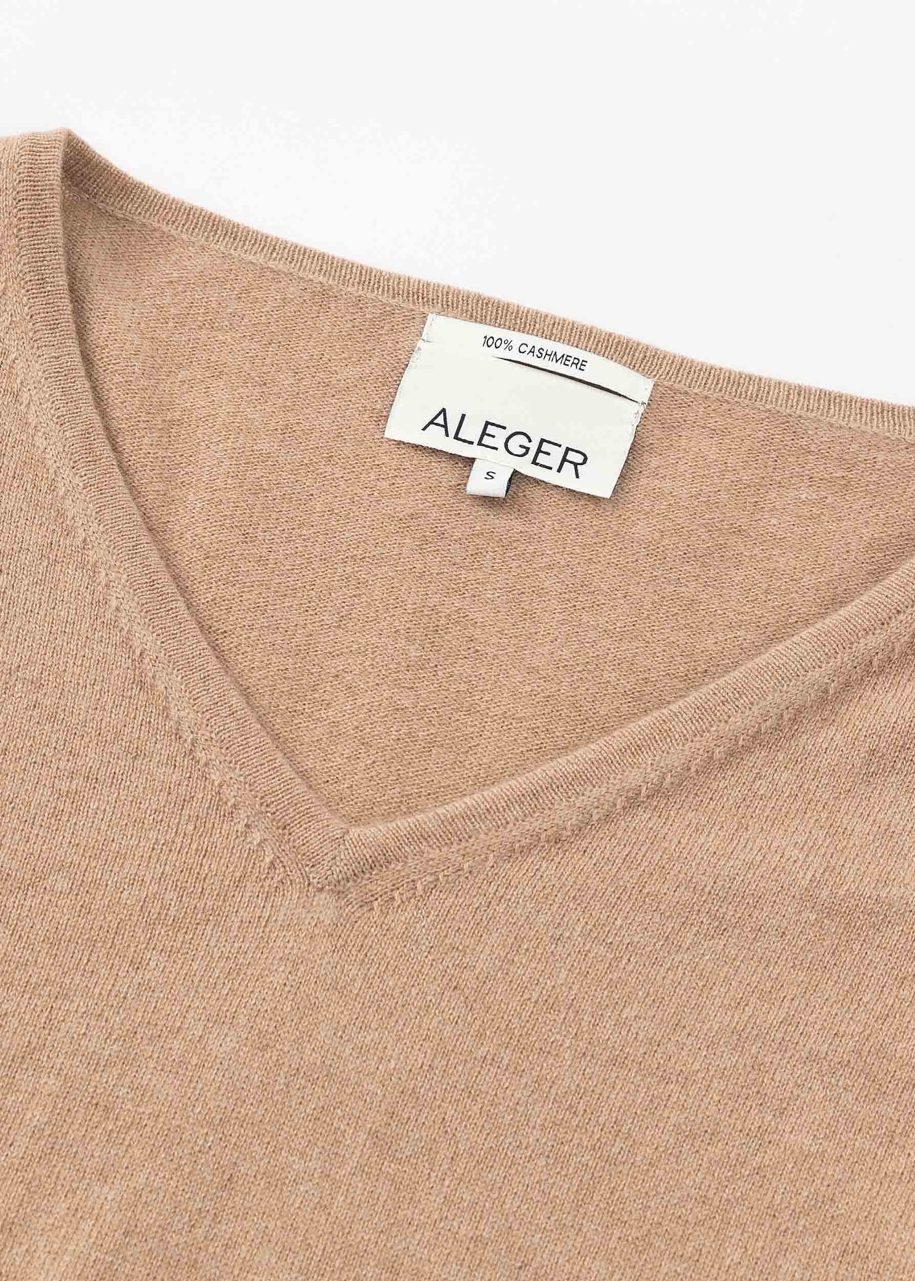 N.29 PURE CASHMERE OVERSIZED V NECK TAN