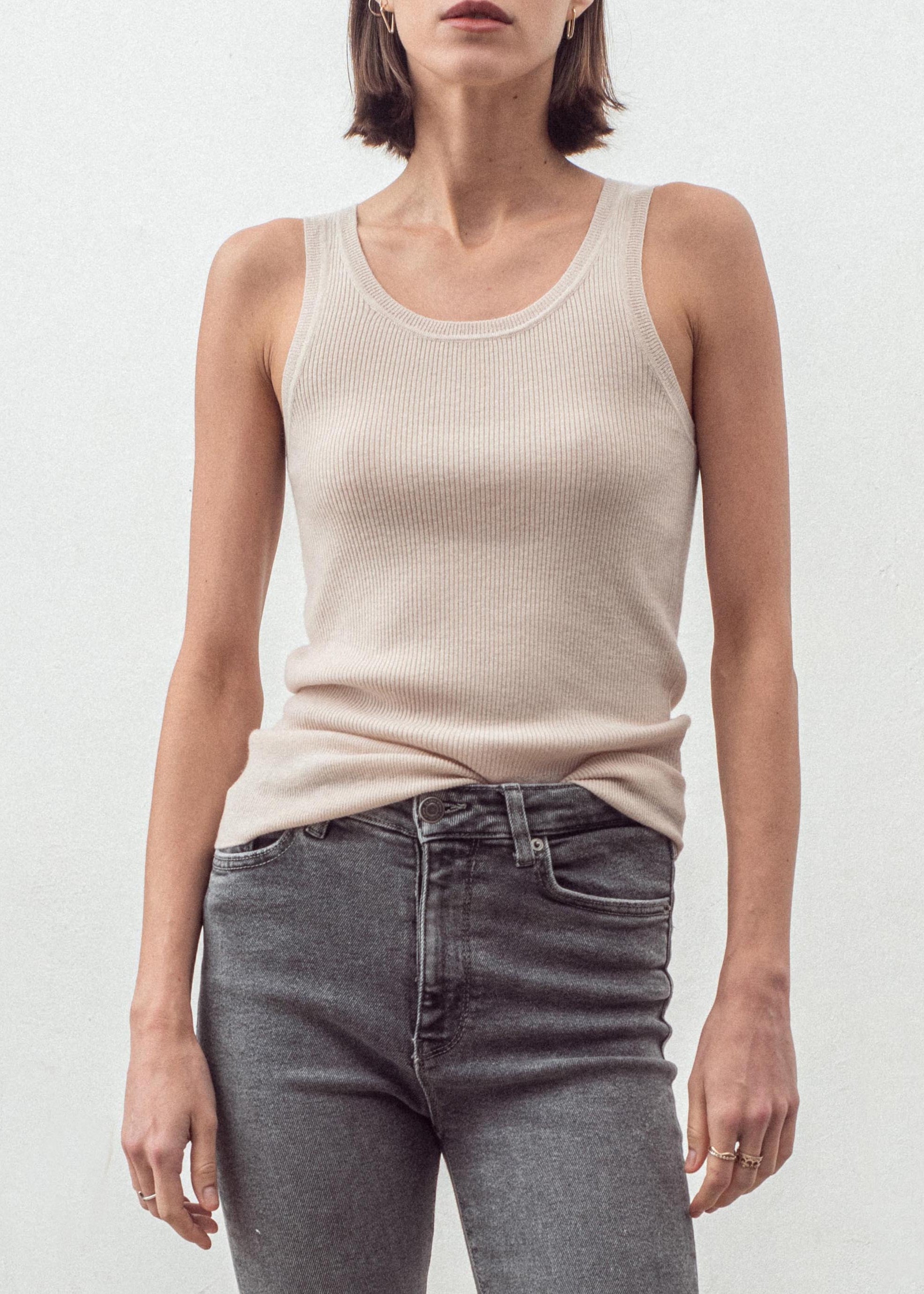 N.310 RIBBED VEST