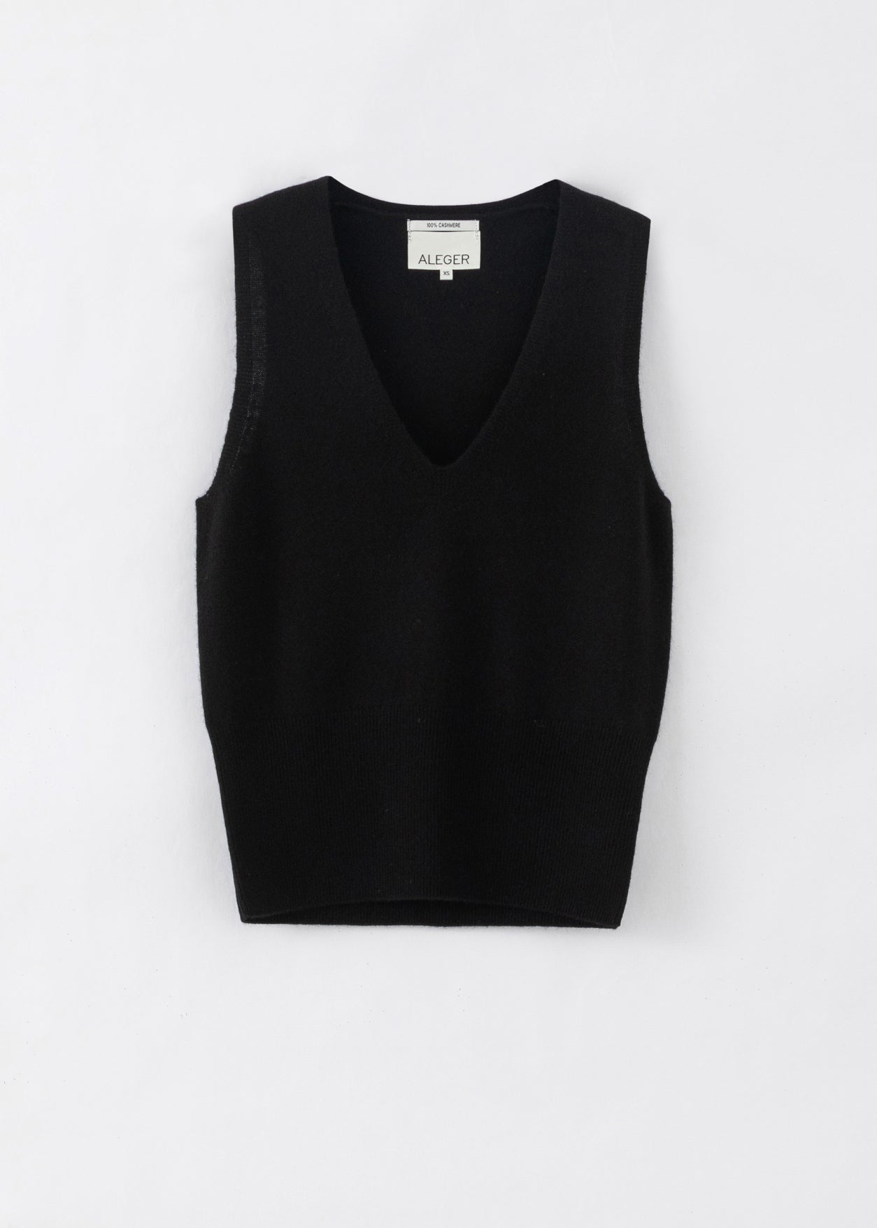 N.35 PURE CASHMERE LOW V TANK BLACK