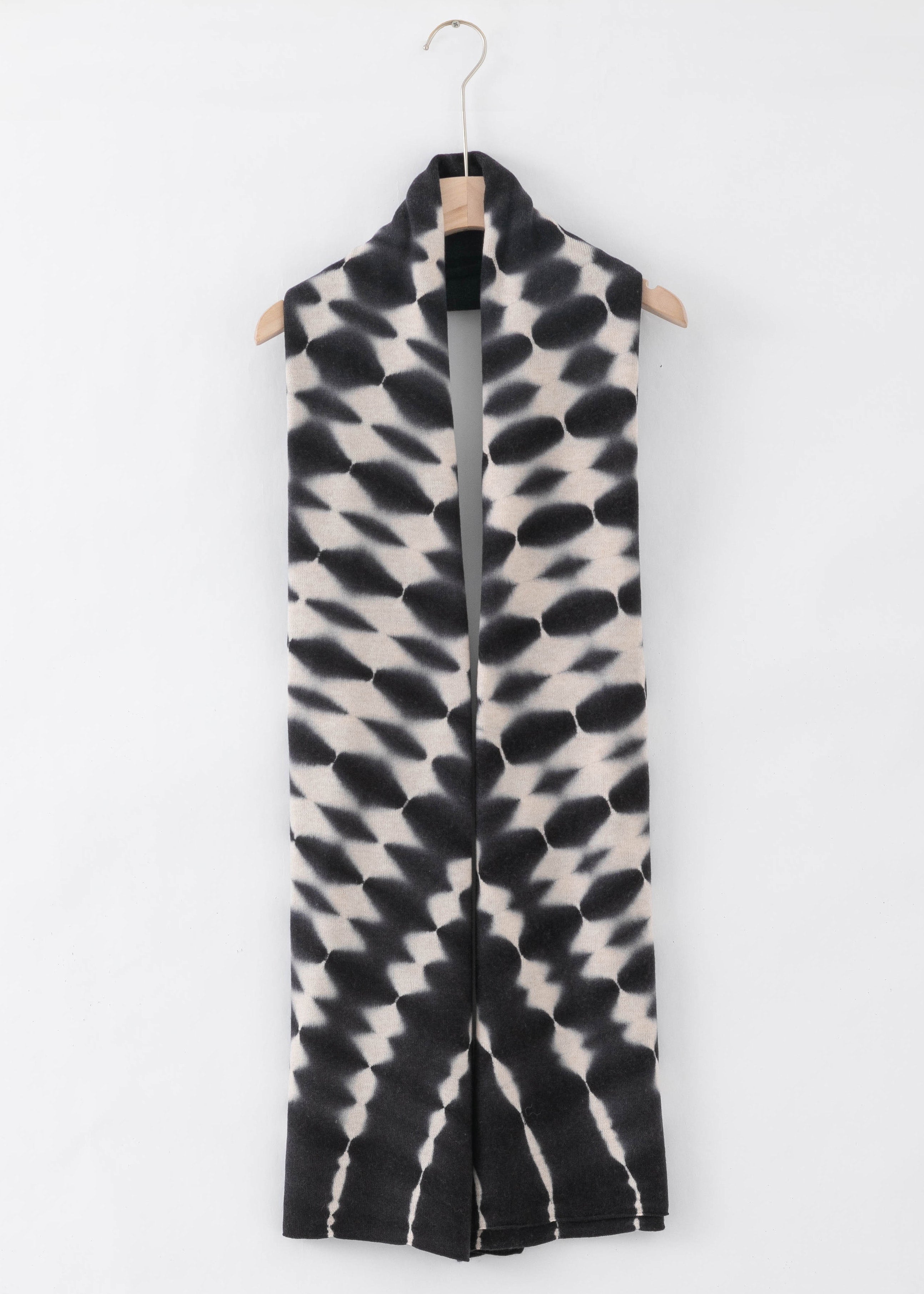 N.2078 CASHMERE BLEND TRAVEL WRAP - WHITE LINES